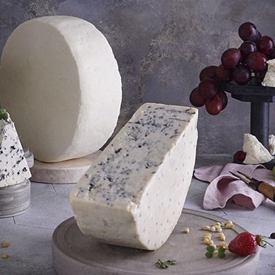 Сыр "Royal cheese"  Королевский 60%,100 г,1 кг